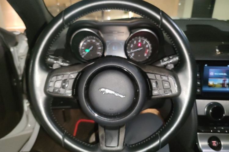 Used Jaguar F-TYPE 2016 3.0 SC Hardtop Version Steering Wheel