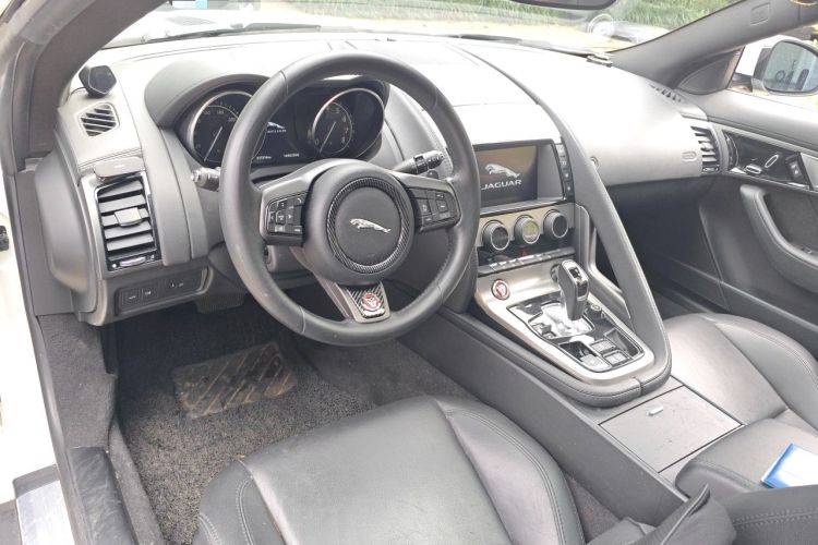 Used Jaguar F-TYPE 2016 3.0 SC Hardtop Version Center Console