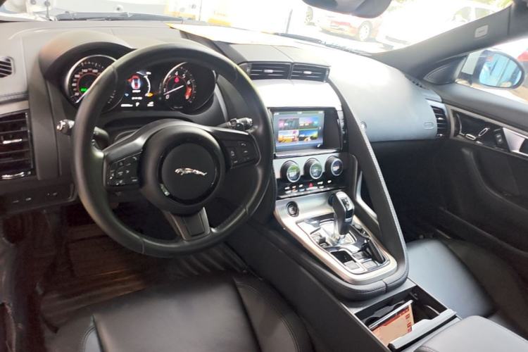 Used Jaguar F-TYPE 2016 3.0 SC Hardtop Version Center Console