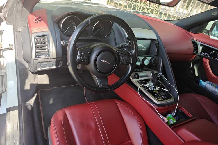 Used Jaguar F-TYPE 2016 3.0 SC Hardtop Version Center Console