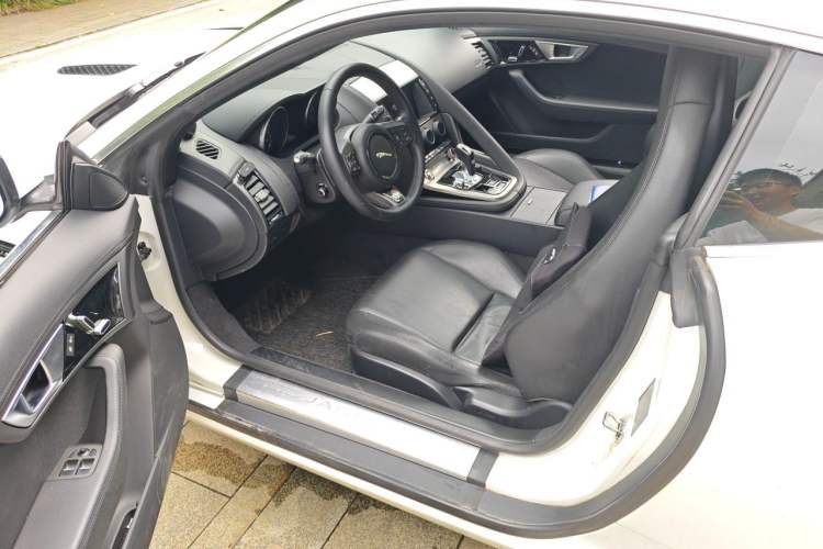 Used Jaguar F-TYPE 2016 3.0 SC Hardtop Version Driver Seat