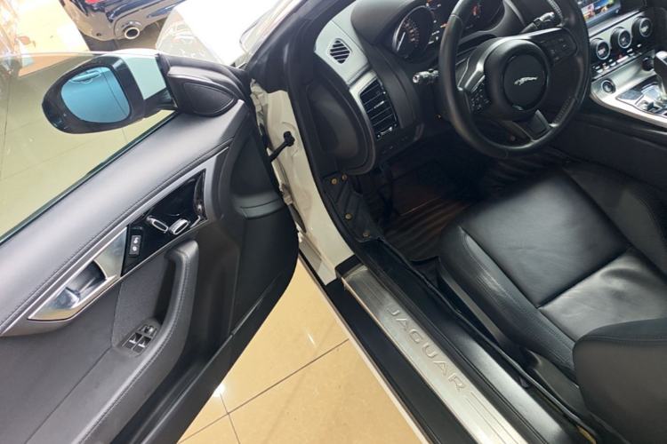 Used Jaguar F-TYPE 2016 3.0 SC Hardtop Version Driver Seat