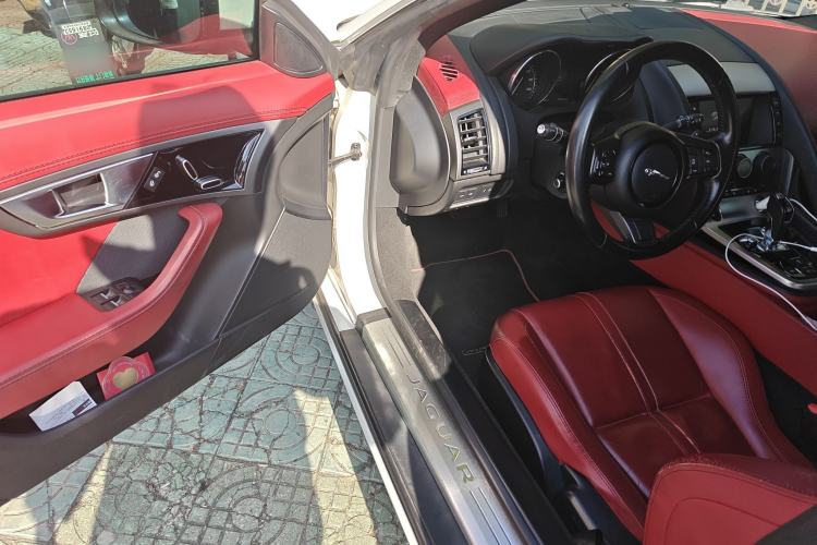 Used Jaguar F-TYPE 2016 3.0 SC Hardtop Version Driver Seat