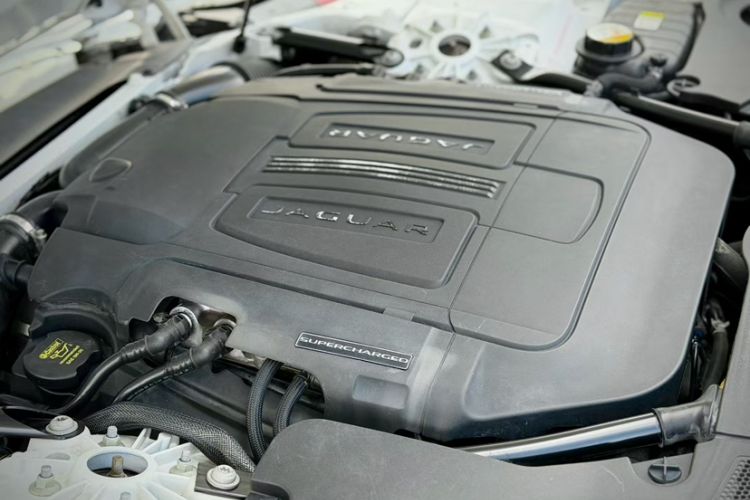 Used Jaguar F-TYPE 2016 3.0 SC Hardtop Version Engine Bay