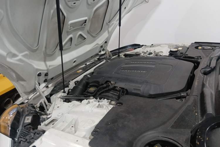Used Jaguar F-TYPE 2016 3.0 SC Hardtop Version Engine Bay