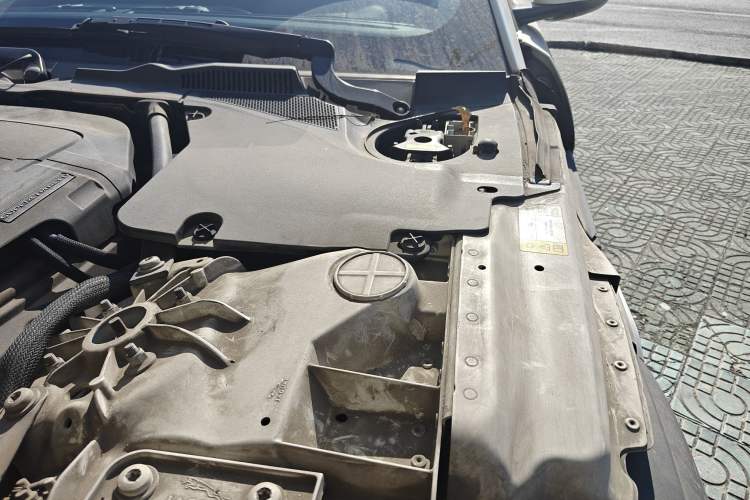 Used Jaguar F-TYPE 2016 3.0 SC Hardtop Version Engine Bay Left
