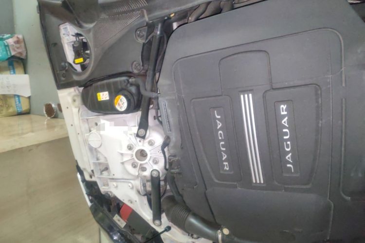 Used Jaguar F-TYPE 2016 3.0 SC Hardtop Version Engine Bay Right