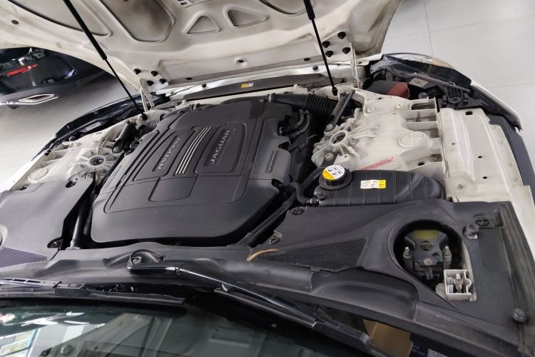 Used Jaguar F-TYPE 2016 3.0 SC Hardtop Version Engine Bay