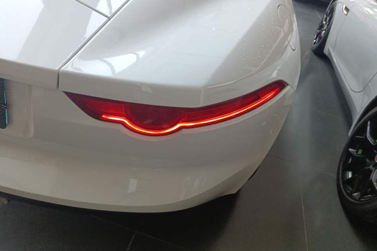 Used Jaguar F-TYPE 2016 3.0 SC Hardtop Version Exterior 3
