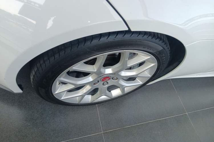 Used Jaguar F-TYPE 2016 3.0 SC Hardtop Version Exterior 4
