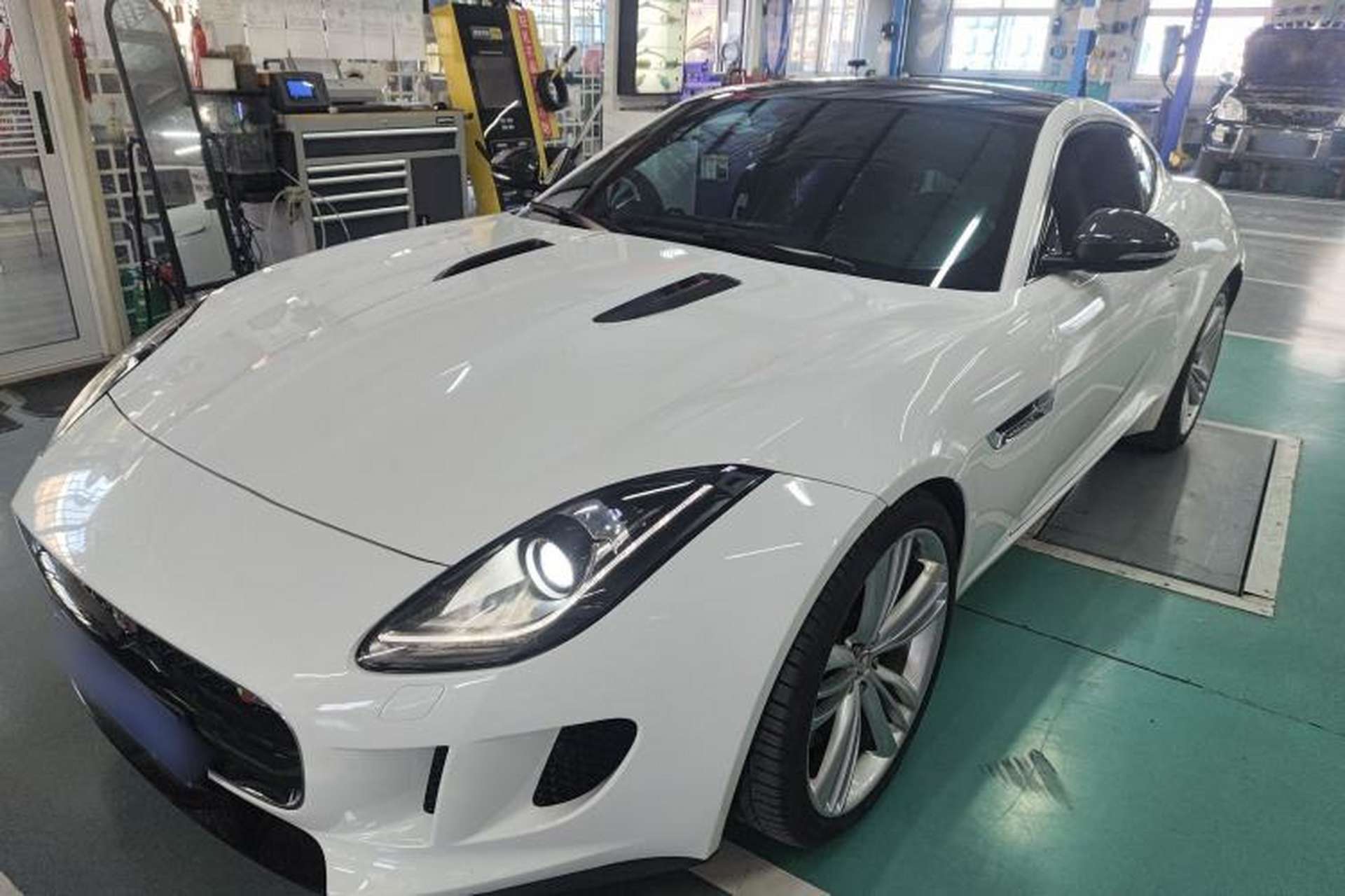 Used Jaguar F-TYPE 2016 3.0 SC S Hardtop Version Front Left 45 Deg