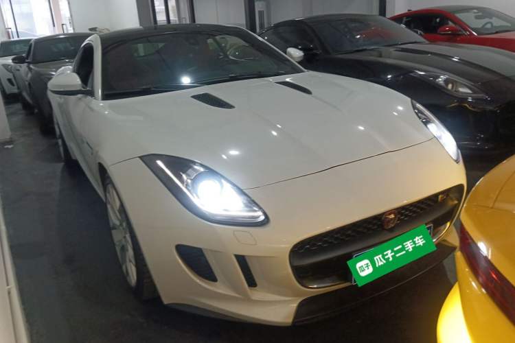 Used Jaguar F-TYPE 2016 3.0 SC Hardtop Version Front Right 45 Deg