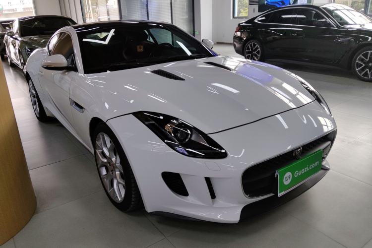 Used Jaguar F-TYPE 2016 3.0 SC Hardtop Version Front Right 45 Deg