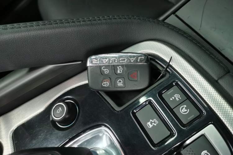 Used Jaguar F-TYPE 2016 3.0 SC Hardtop Version Interior 1