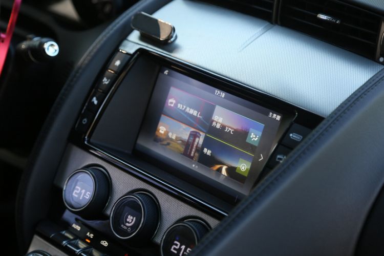 Used Jaguar F-TYPE 2016 3.0 SC Hardtop Version Interior 2