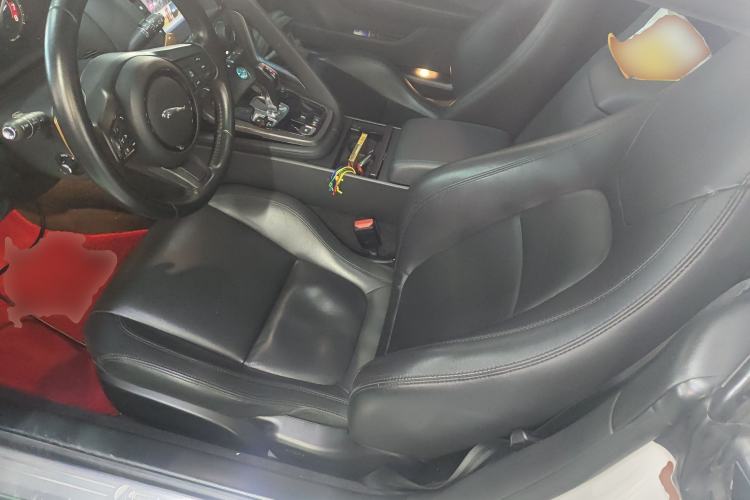 Used Jaguar F-TYPE 2016 3.0 SC S Hardtop Version Interior 4