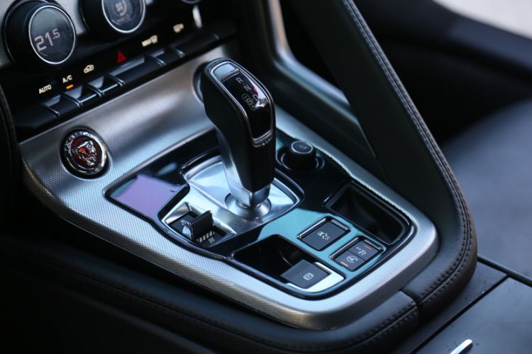Used Jaguar F-TYPE 2016 3.0 SC Hardtop Version Interior 8