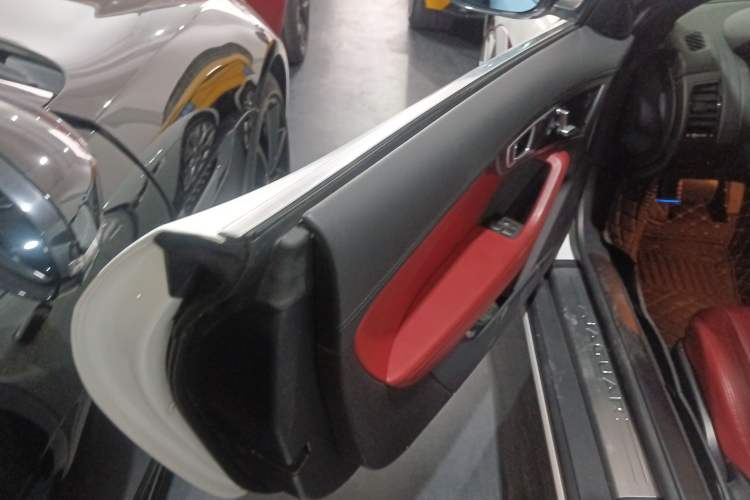 Used Jaguar F-TYPE 2016 3.0 SC Hardtop Version Left Front Door Interior