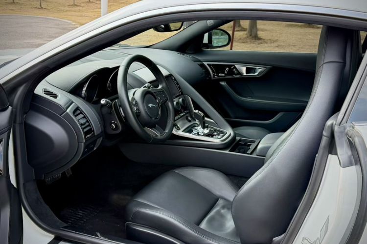 Used Jaguar F-TYPE 2016 3.0 SC Hardtop Version Left Front Seat