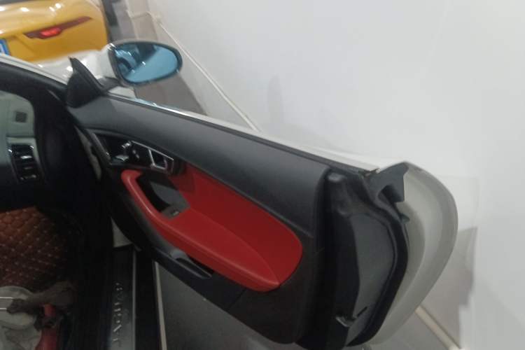 Used Jaguar F-TYPE 2016 3.0 SC Hardtop Version Right Front Door Interior