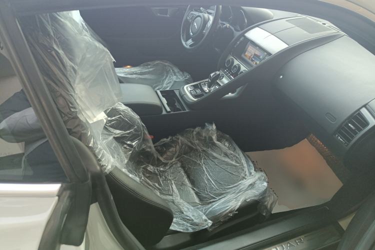 Used Jaguar F-TYPE 2016 3.0 SC Hardtop Version Right Front Seat