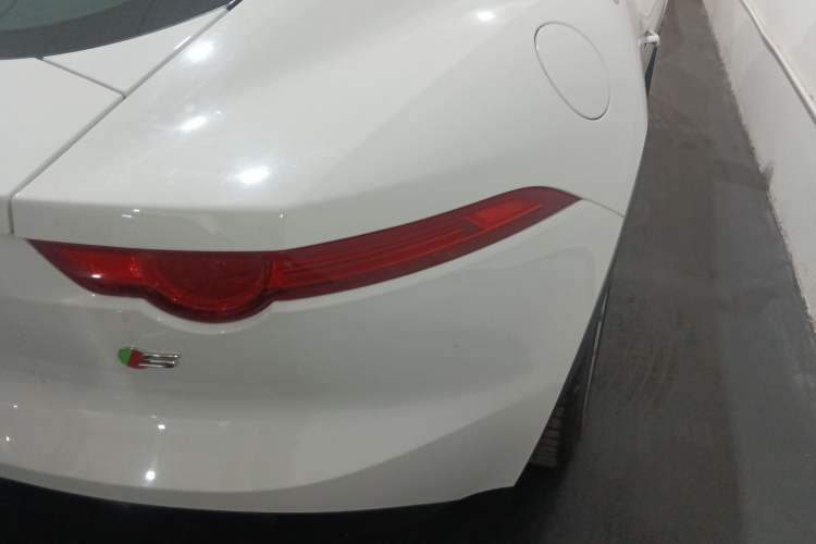 Used Jaguar F-TYPE 2016 3.0 SC Hardtop Version Right Rear Taillight