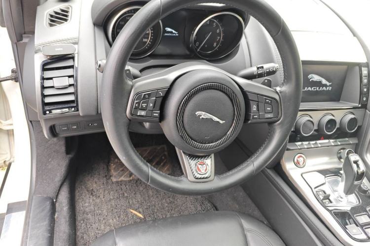 Used Jaguar F-TYPE 2016 3.0 SC Hardtop Version Steering Wheel