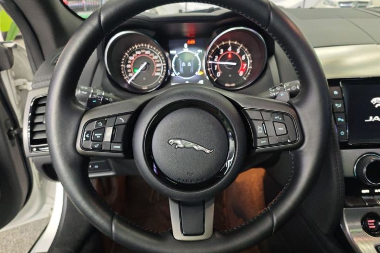 Used Jaguar F-TYPE 2016 3.0 SC Hardtop Version Steering Wheel