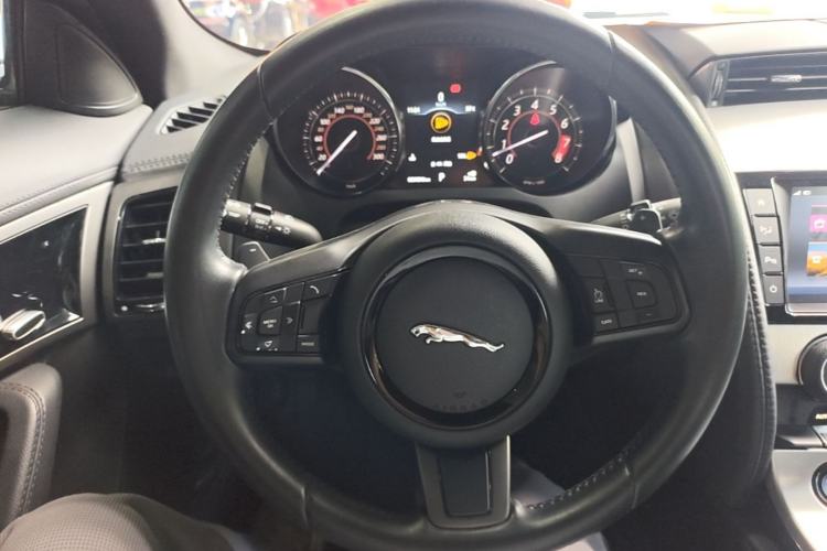 Used Jaguar F-TYPE 2016 3.0 SC Hardtop Version Steering Wheel