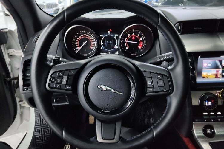 Used Jaguar F-TYPE 2016 3.0 SC Hardtop Version Steering Wheel
