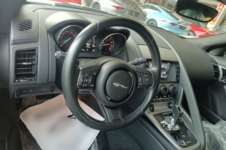 Used Jaguar F-TYPE 2016 3.0 SC Hardtop Version Steering Wheel