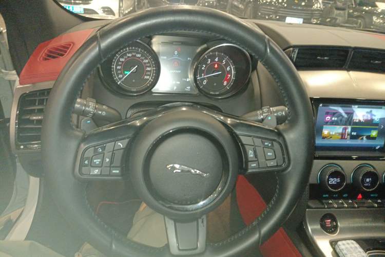 Used Jaguar F-TYPE 2016 3.0 SC Hardtop Version Steering Wheel