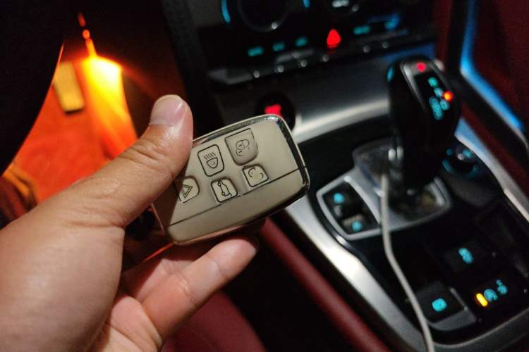 Used Jaguar F-TYPE 2016 3.0 SC Hardtop Version Vehicle Key