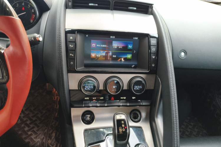 Used Jaguar F-TYPE 2016 3.0 SC Hardtop Version Audio And AC Panel