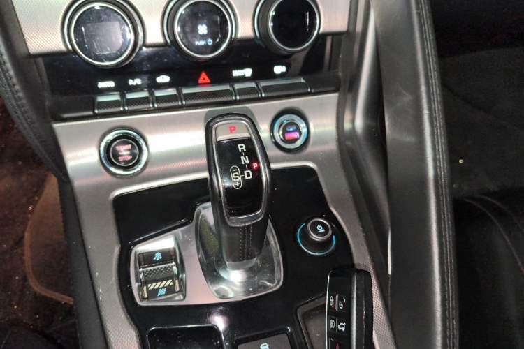 Used Jaguar F-TYPE 2016 3.0 SC Hardtop Version Gear Lever