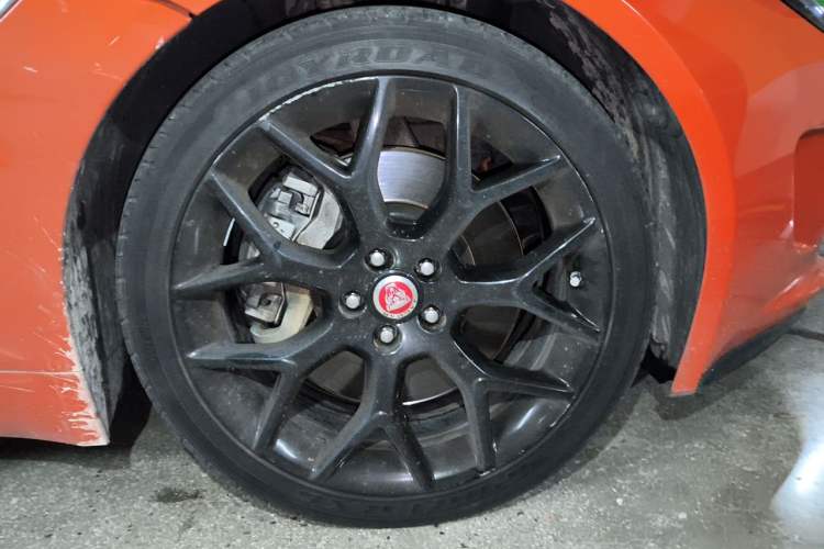 Used Jaguar F-TYPE 2016 3.0 SC Hardtop Version Right Front Wheel Hub