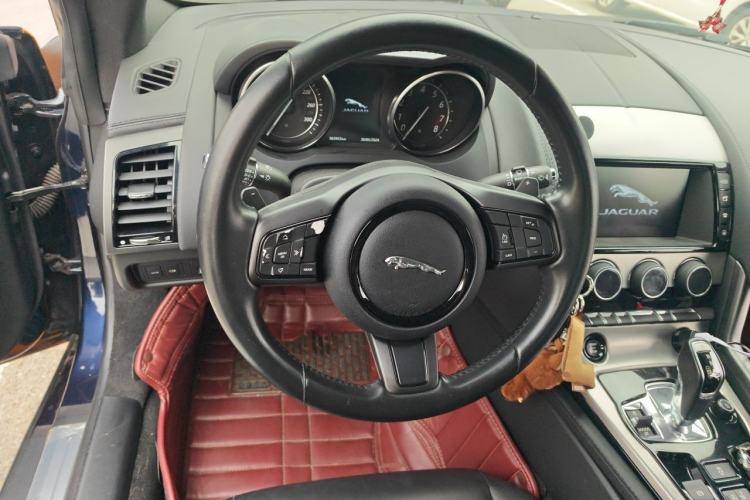 Used Jaguar F-TYPE 2016 3.0 SC Hardtop Version Steering Wheel