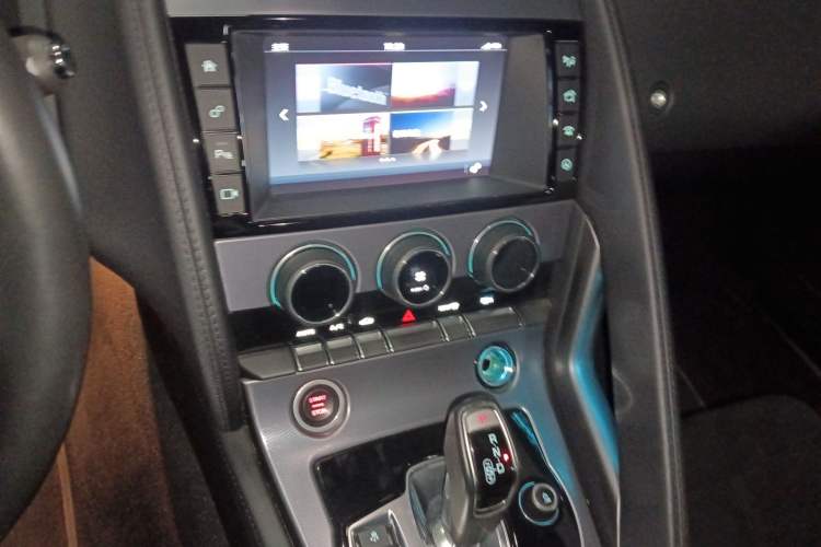 Used Jaguar F-TYPE 2018 3.0 SC Hardtop Version Audio And AC Panel