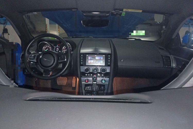 Used Jaguar F-TYPE 2018 3.0 SC Hardtop Version Center Console