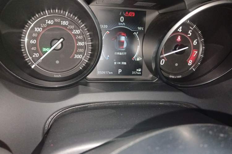 Used Jaguar F-TYPE 2018 3.0 SC Hardtop Version Odometer Close Up