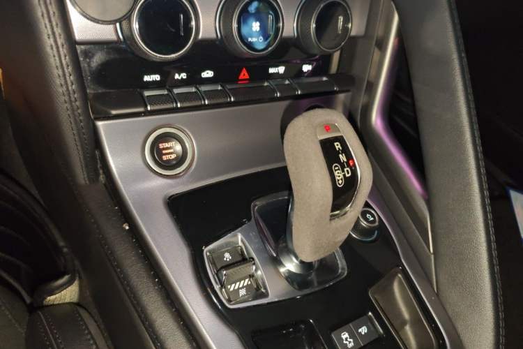 Used Jaguar F-TYPE 2018 3.0 SC Hardtop Version Gear Lever