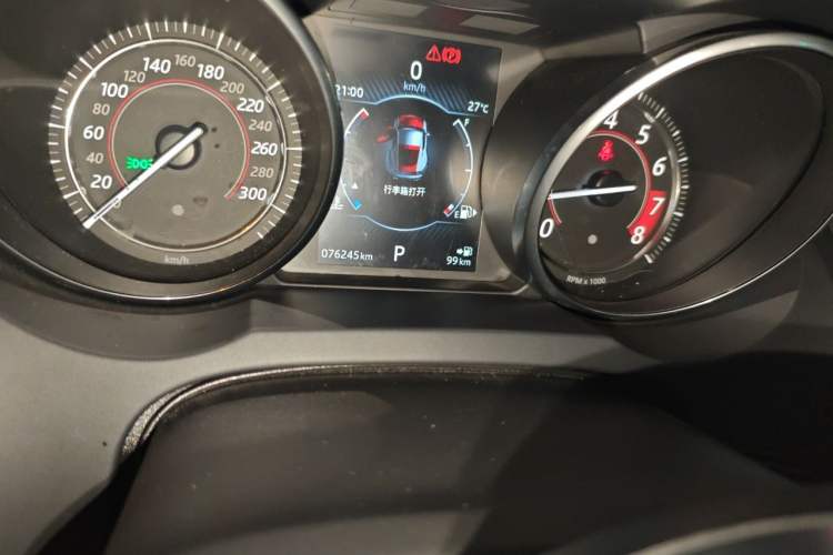 Used Jaguar F-TYPE 2018 3.0 SC Hardtop Version Odometer Close Up