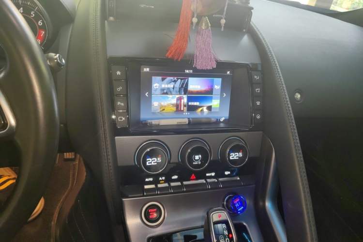 Used Jaguar F-TYPE 2018 3.0 SC Hardtop Version Audio And AC Panel
