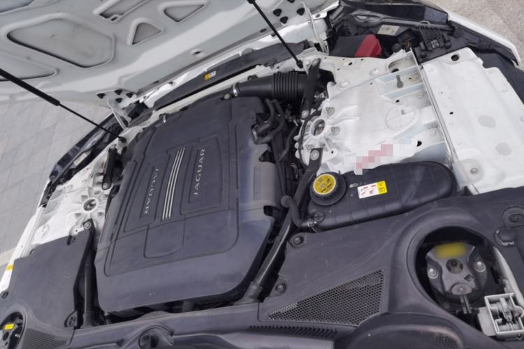 Used Jaguar F-TYPE 2018 3.0 SC Hardtop Version Engine Bay