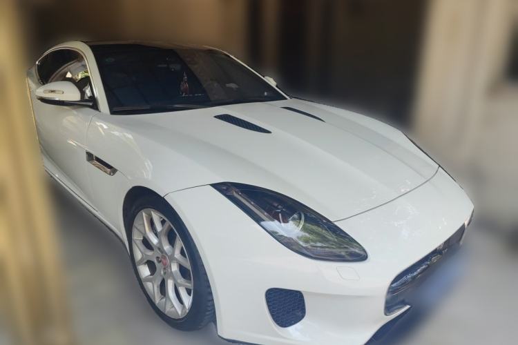 Used Jaguar F-TYPE 2018 3.0 SC Hardtop Version Front Right 45 Deg