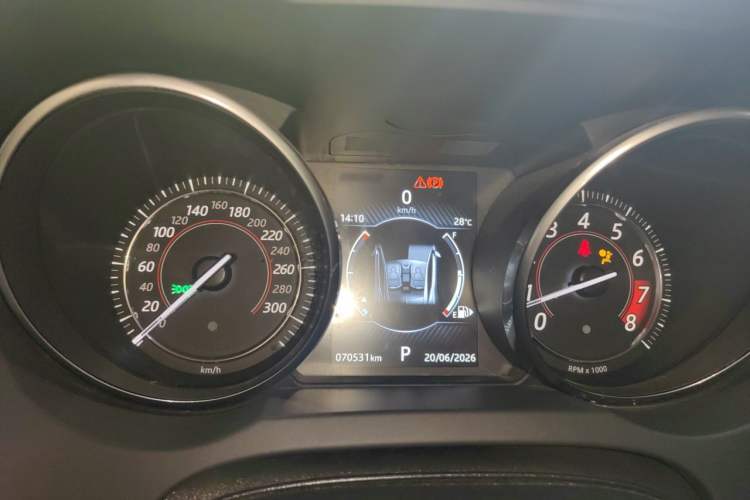 Used Jaguar F-TYPE 2018 3.0 SC Hardtop Version Instrument Cluster