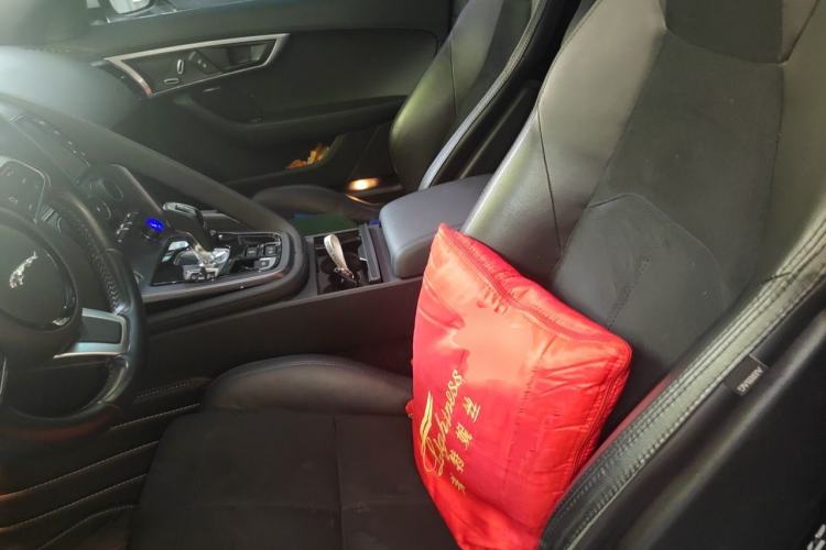 Used Jaguar F-TYPE 2018 3.0 SC Hardtop Version Left Rear Seat