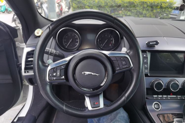 Used Jaguar F-TYPE 2018 3.0 SC Hardtop Version Steering Wheel