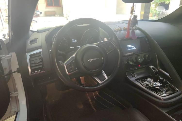 Used Jaguar F-TYPE 2018 3.0 SC Hardtop Version Steering Wheel