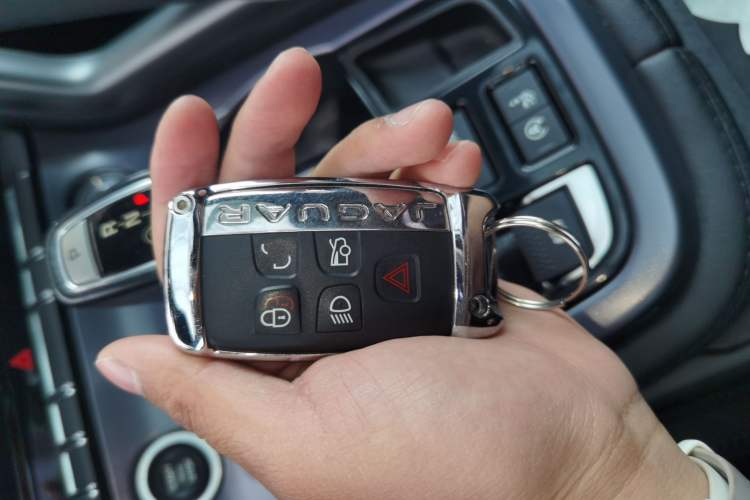 Used Jaguar F-TYPE 2018 3.0 SC Hardtop Version Vehicle Key